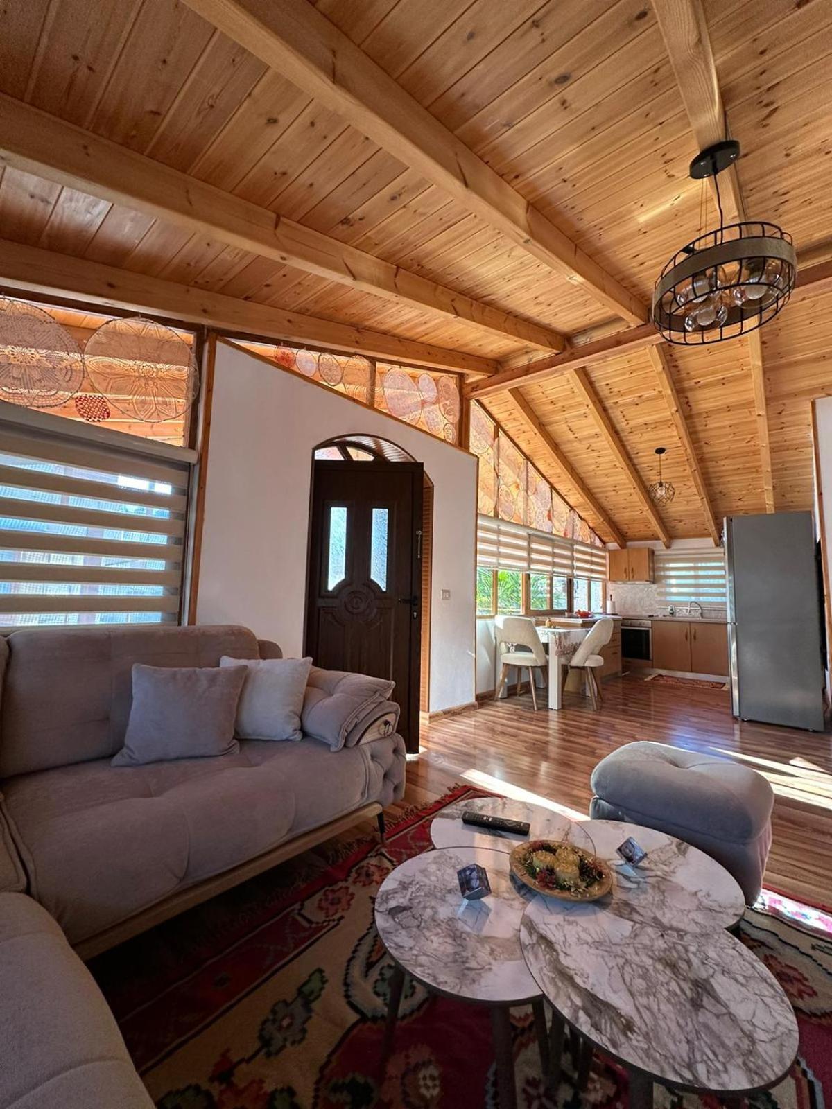 Alimeti Guesthouse Berat Luaran gambar