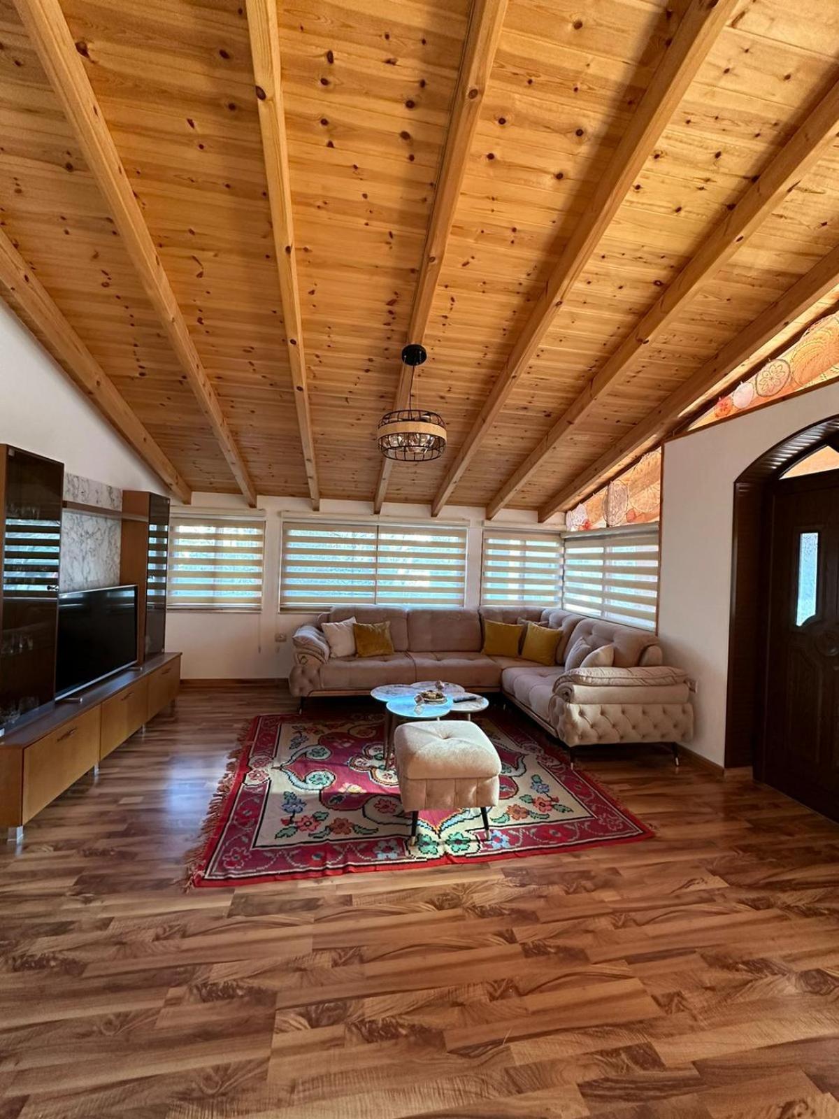 Alimeti Guesthouse Berat Luaran gambar